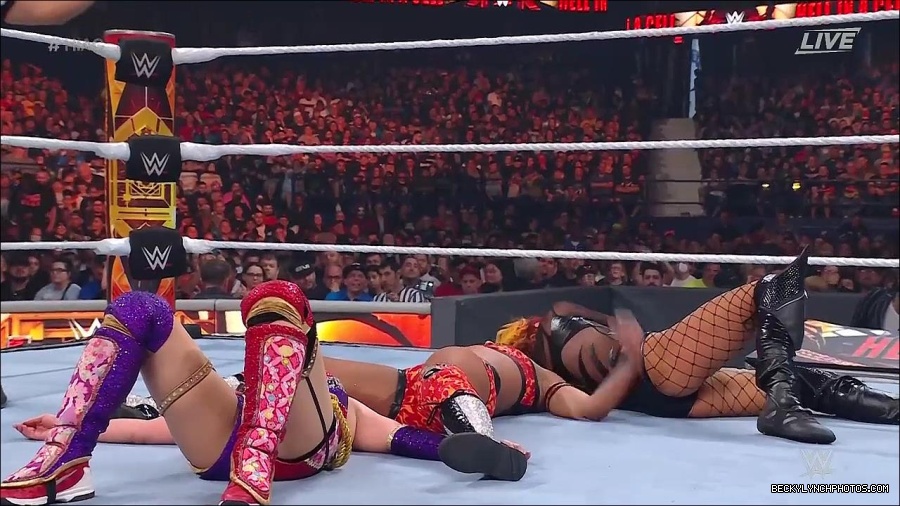 WWE_Hell_In_A_Cell_2022_720p_WEB_h264-HEEL_mp4_001804754.jpg