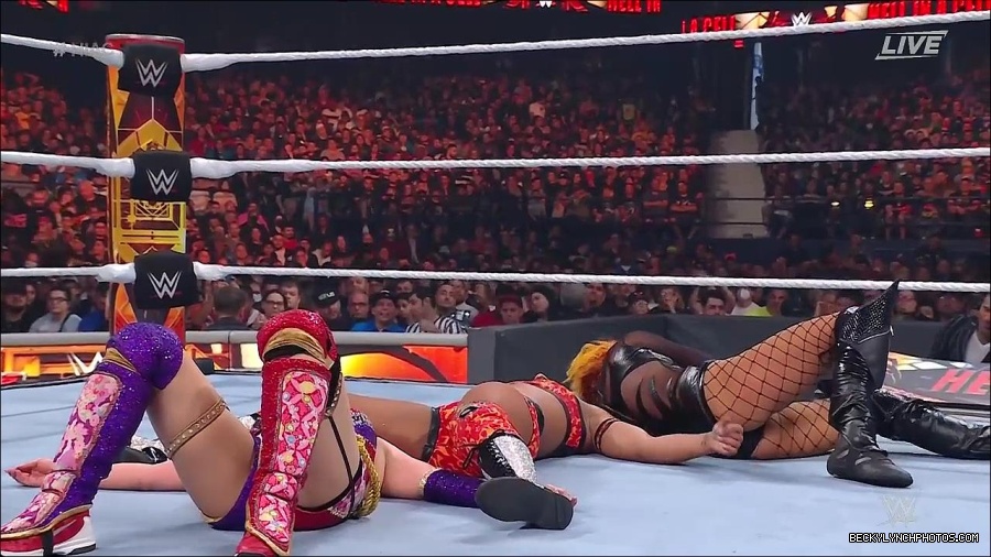 WWE_Hell_In_A_Cell_2022_720p_WEB_h264-HEEL_mp4_001805154.jpg