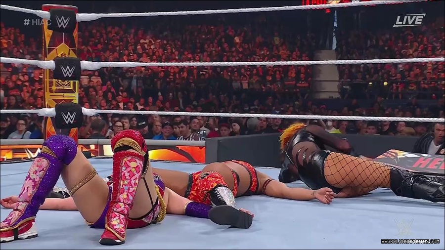 WWE_Hell_In_A_Cell_2022_720p_WEB_h264-HEEL_mp4_001806354.jpg