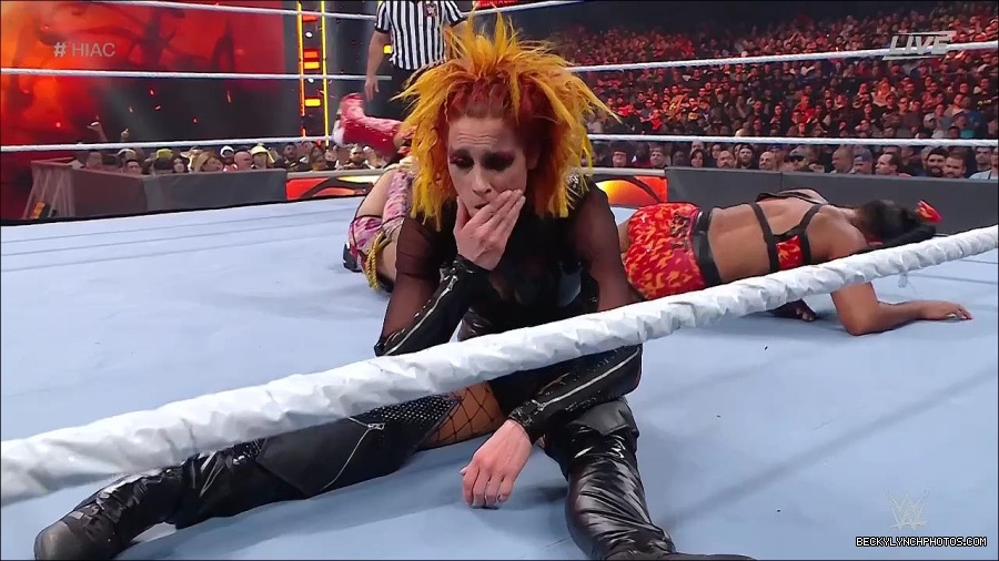 WWE_Hell_In_A_Cell_2022_720p_WEB_h264-HEEL_mp4_001818354.jpg