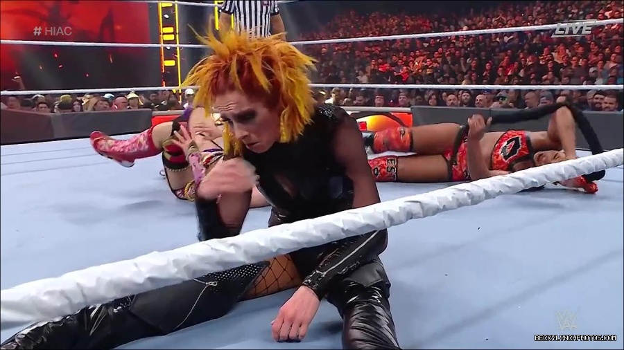 WWE_Hell_In_A_Cell_2022_720p_WEB_h264-HEEL_mp4_001819154.jpg