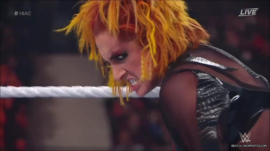 WWE_Hell_In_A_Cell_2022_720p_WEB_h264-HEEL_mp4_001831954.jpg