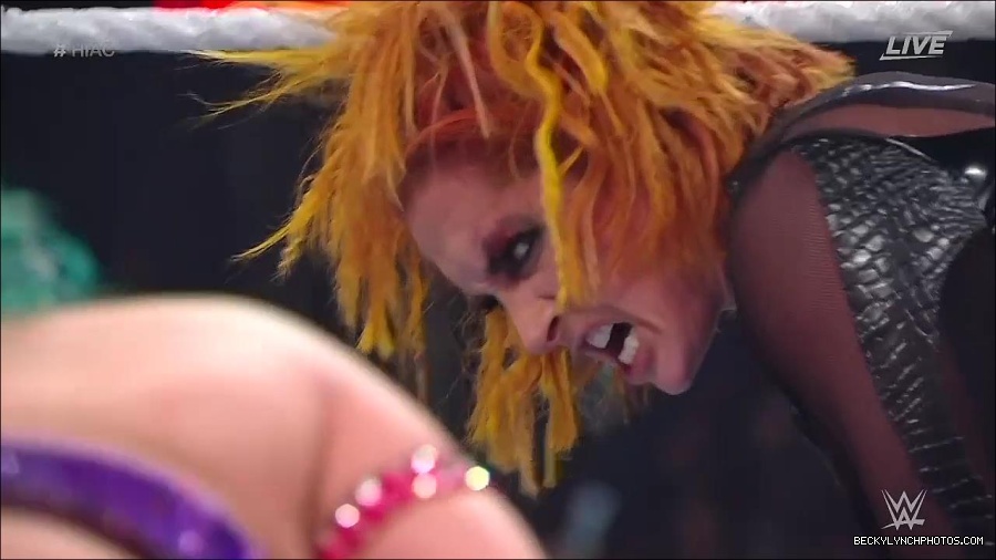 WWE_Hell_In_A_Cell_2022_720p_WEB_h264-HEEL_mp4_001833154.jpg