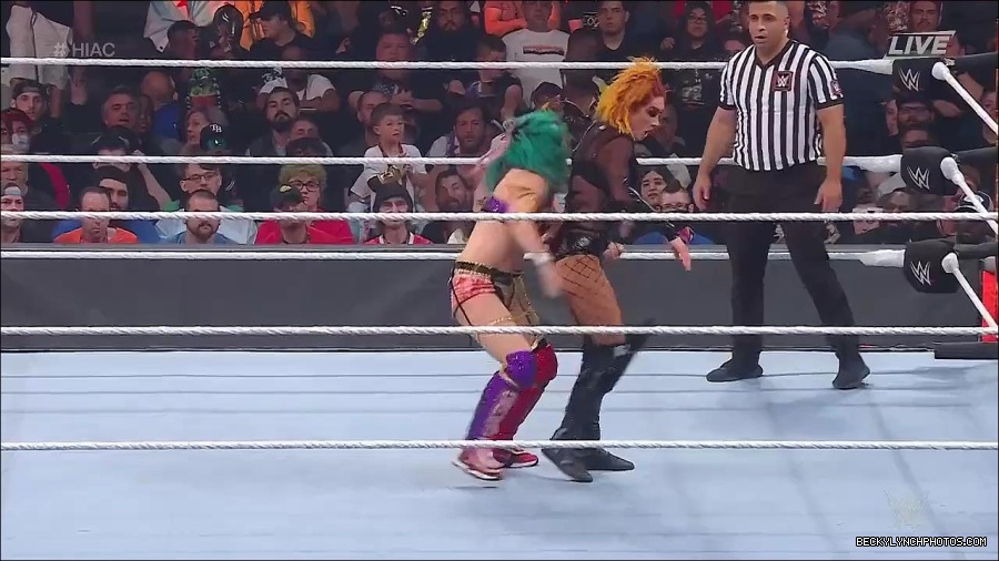 WWE_Hell_In_A_Cell_2022_720p_WEB_h264-HEEL_mp4_001836354.jpg