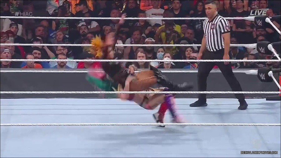 WWE_Hell_In_A_Cell_2022_720p_WEB_h264-HEEL_mp4_001837554.jpg