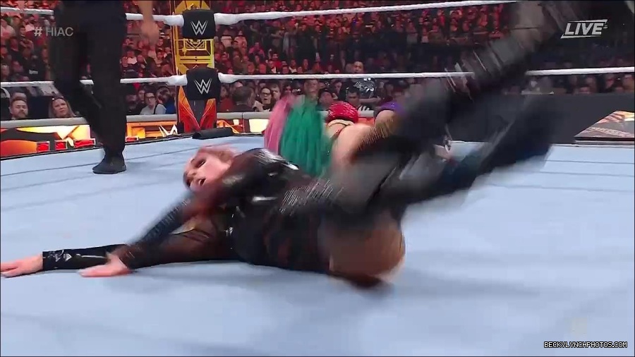 WWE_Hell_In_A_Cell_2022_720p_WEB_h264-HEEL_mp4_001838354.jpg