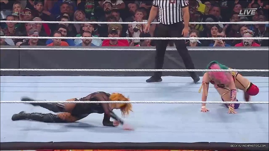 WWE_Hell_In_A_Cell_2022_720p_WEB_h264-HEEL_mp4_001839554.jpg