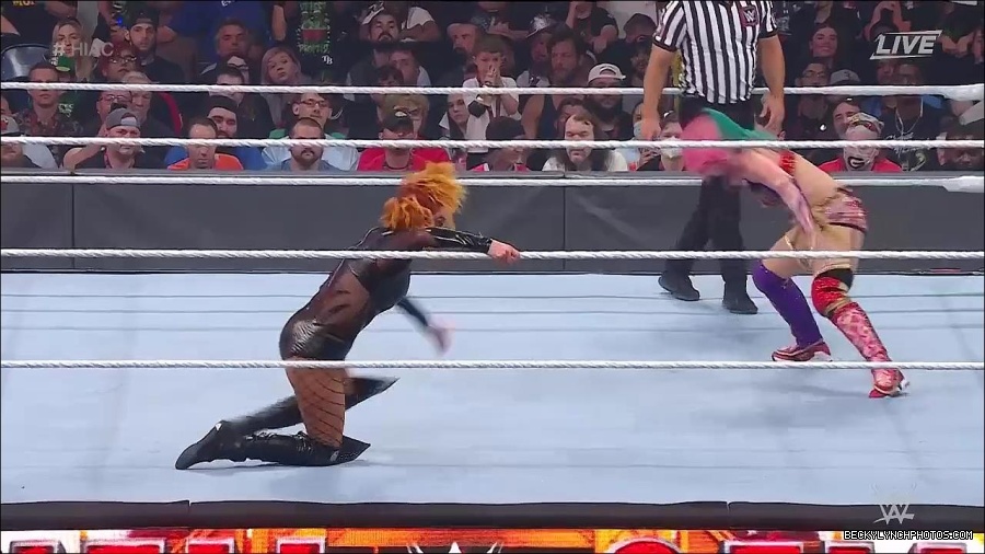 WWE_Hell_In_A_Cell_2022_720p_WEB_h264-HEEL_mp4_001840354.jpg