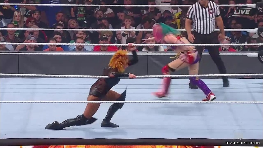 WWE_Hell_In_A_Cell_2022_720p_WEB_h264-HEEL_mp4_001840754.jpg