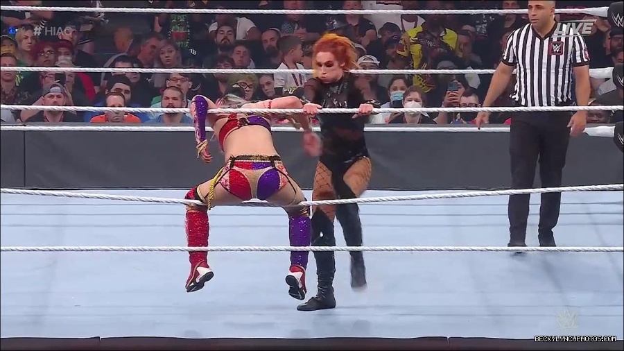 WWE_Hell_In_A_Cell_2022_720p_WEB_h264-HEEL_mp4_001847154.jpg