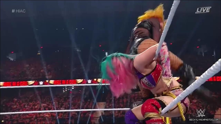 WWE_Hell_In_A_Cell_2022_720p_WEB_h264-HEEL_mp4_001848354.jpg