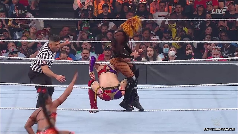 WWE_Hell_In_A_Cell_2022_720p_WEB_h264-HEEL_mp4_001853954.jpg