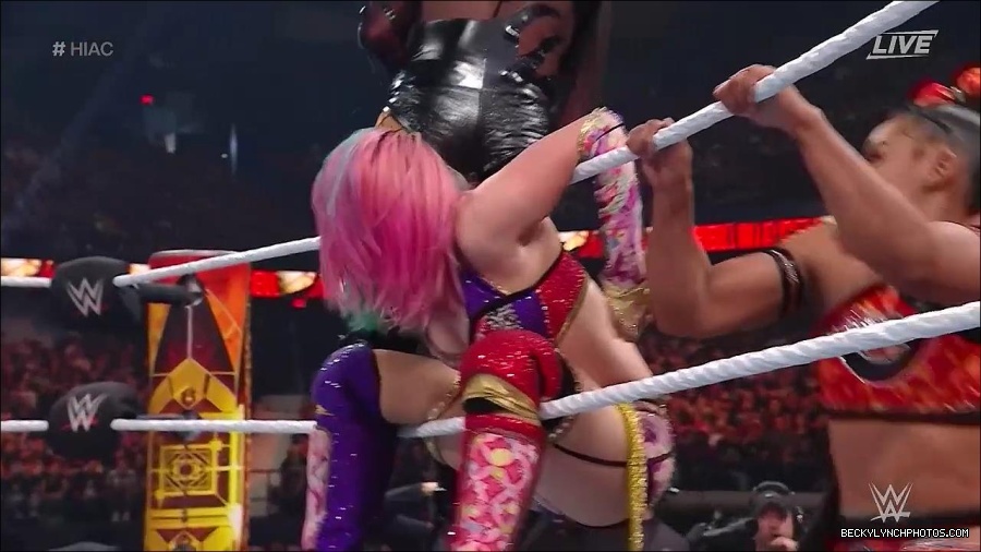 WWE_Hell_In_A_Cell_2022_720p_WEB_h264-HEEL_mp4_001854754.jpg