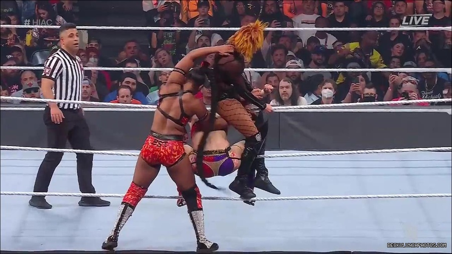 WWE_Hell_In_A_Cell_2022_720p_WEB_h264-HEEL_mp4_001855954.jpg