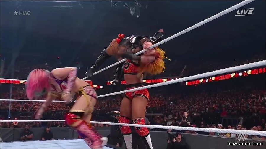 WWE_Hell_In_A_Cell_2022_720p_WEB_h264-HEEL_mp4_001859154.jpg