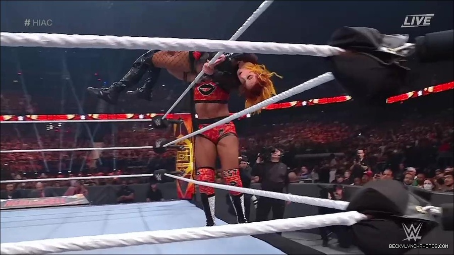 WWE_Hell_In_A_Cell_2022_720p_WEB_h264-HEEL_mp4_001860354.jpg