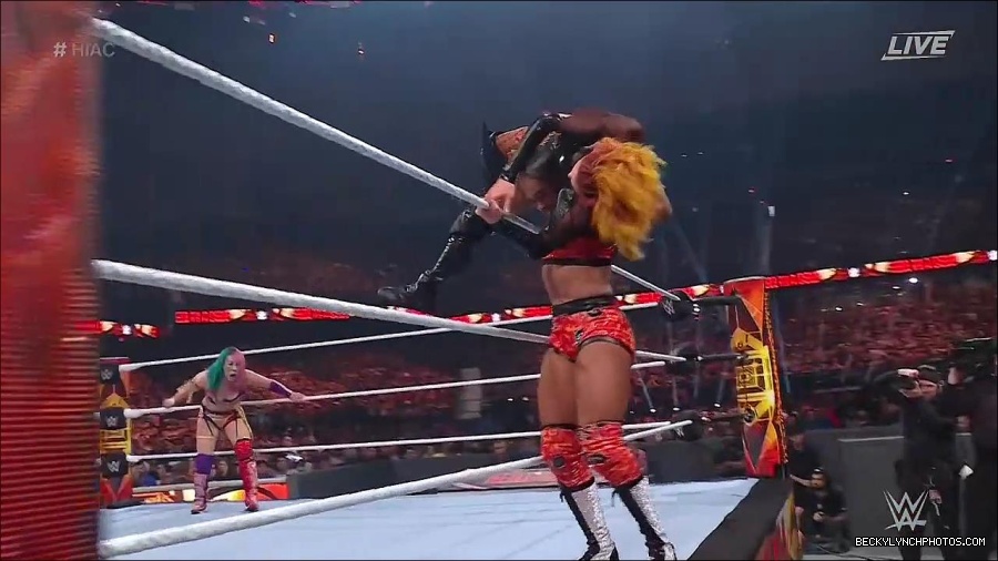 WWE_Hell_In_A_Cell_2022_720p_WEB_h264-HEEL_mp4_001861954.jpg