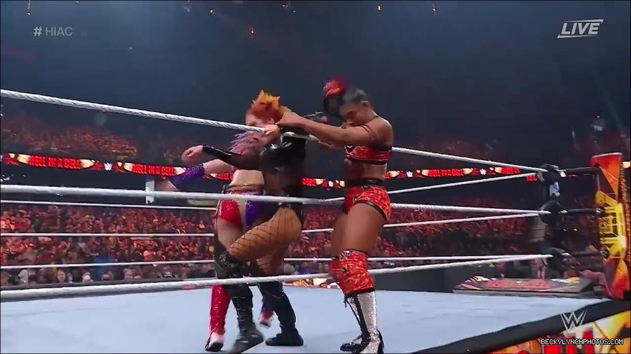 WWE_Hell_In_A_Cell_2022_720p_WEB_h264-HEEL_mp4_001864754.jpg