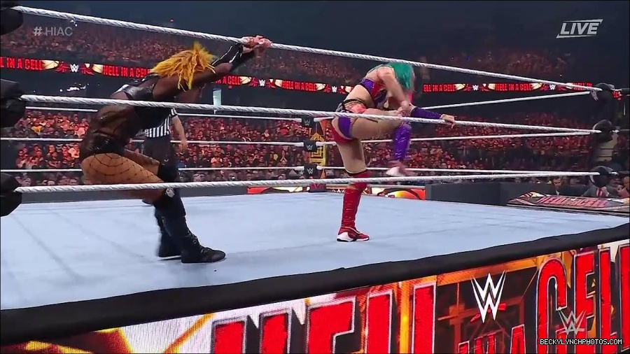 WWE_Hell_In_A_Cell_2022_720p_WEB_h264-HEEL_mp4_001867154.jpg