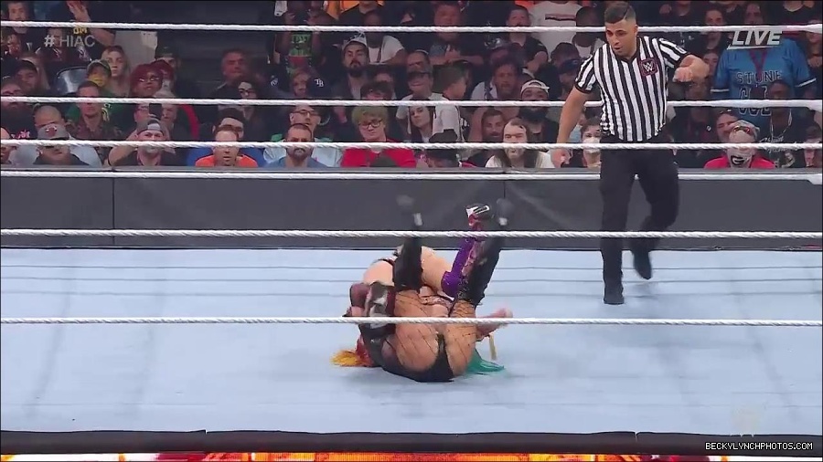 WWE_Hell_In_A_Cell_2022_720p_WEB_h264-HEEL_mp4_001869954.jpg