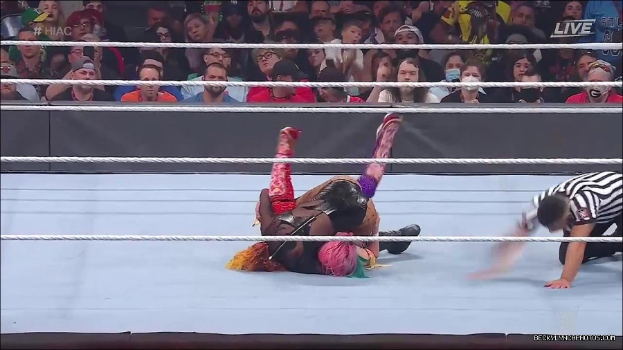 WWE_Hell_In_A_Cell_2022_720p_WEB_h264-HEEL_mp4_001871154.jpg