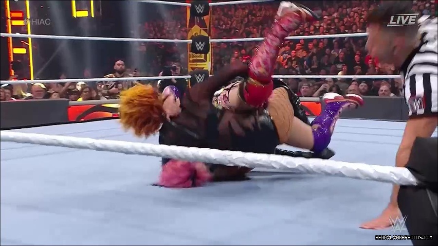 WWE_Hell_In_A_Cell_2022_720p_WEB_h264-HEEL_mp4_001872354.jpg