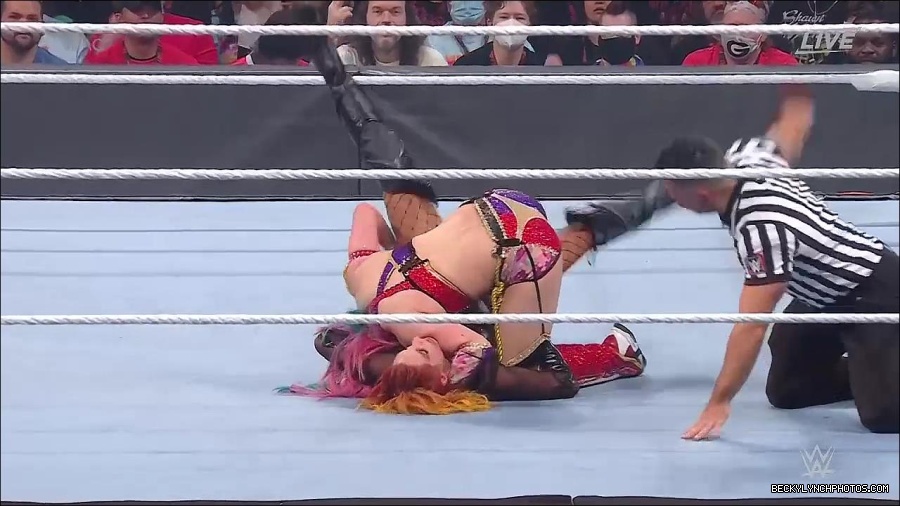 WWE_Hell_In_A_Cell_2022_720p_WEB_h264-HEEL_mp4_001874754.jpg