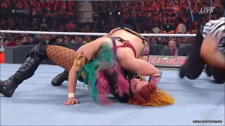 WWE_Hell_In_A_Cell_2022_720p_WEB_h264-HEEL_mp4_001875154.jpg