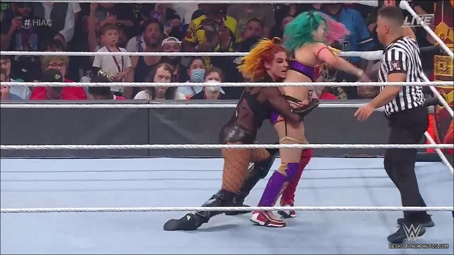 WWE_Hell_In_A_Cell_2022_720p_WEB_h264-HEEL_mp4_001877154.jpg