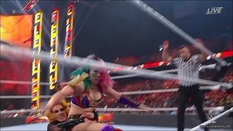 WWE_Hell_In_A_Cell_2022_720p_WEB_h264-HEEL_mp4_001878754.jpg
