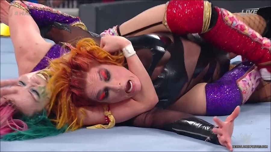 WWE_Hell_In_A_Cell_2022_720p_WEB_h264-HEEL_mp4_001885154.jpg