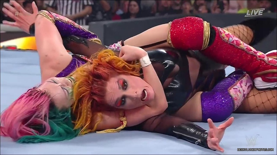 WWE_Hell_In_A_Cell_2022_720p_WEB_h264-HEEL_mp4_001885554.jpg