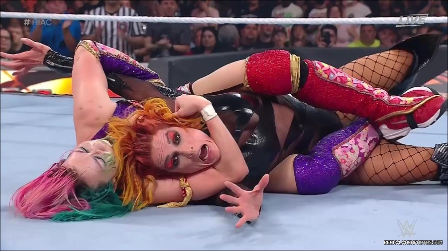 WWE_Hell_In_A_Cell_2022_720p_WEB_h264-HEEL_mp4_001886354.jpg