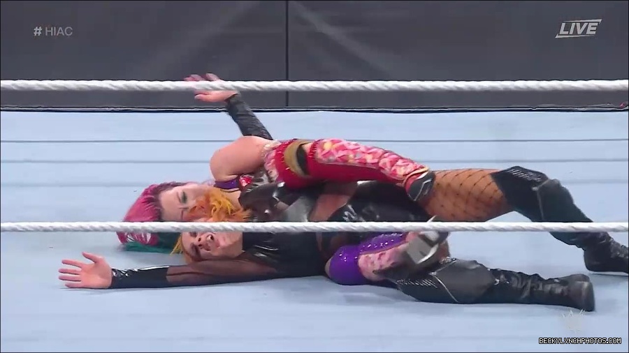 WWE_Hell_In_A_Cell_2022_720p_WEB_h264-HEEL_mp4_001889154.jpg