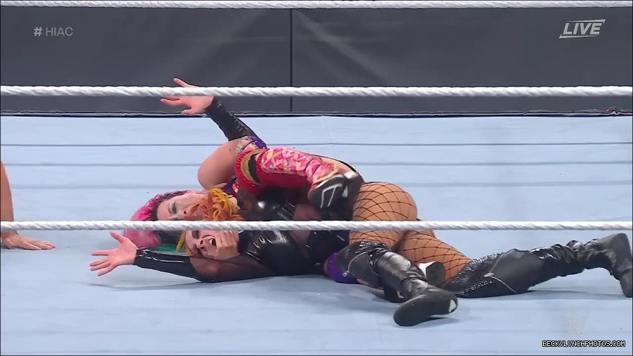 WWE_Hell_In_A_Cell_2022_720p_WEB_h264-HEEL_mp4_001890354.jpg