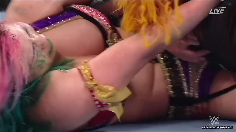 WWE_Hell_In_A_Cell_2022_720p_WEB_h264-HEEL_mp4_001896754.jpg