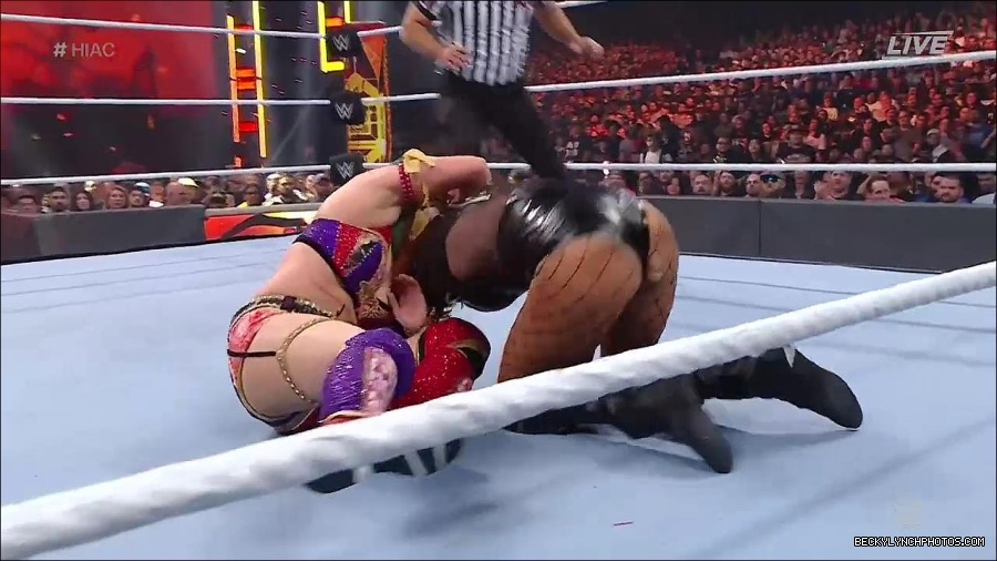 WWE_Hell_In_A_Cell_2022_720p_WEB_h264-HEEL_mp4_001898754.jpg