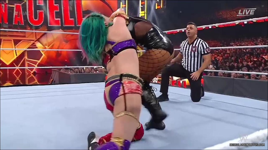 WWE_Hell_In_A_Cell_2022_720p_WEB_h264-HEEL_mp4_001900354.jpg