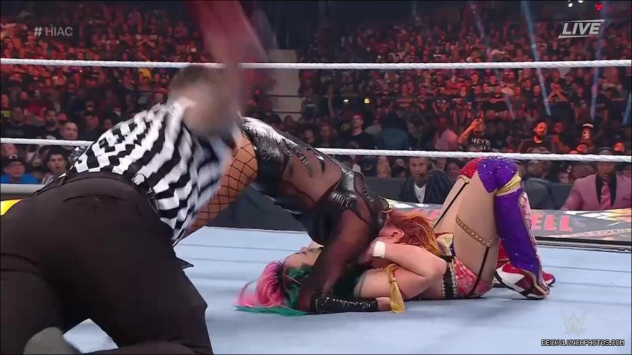 WWE_Hell_In_A_Cell_2022_720p_WEB_h264-HEEL_mp4_001906354.jpg
