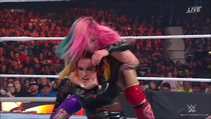 WWE_Hell_In_A_Cell_2022_720p_WEB_h264-HEEL_mp4_001911154.jpg