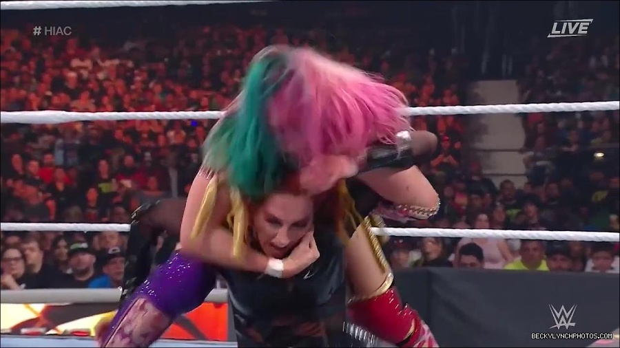 WWE_Hell_In_A_Cell_2022_720p_WEB_h264-HEEL_mp4_001911554.jpg