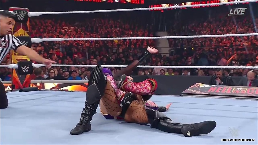 WWE_Hell_In_A_Cell_2022_720p_WEB_h264-HEEL_mp4_001913954.jpg