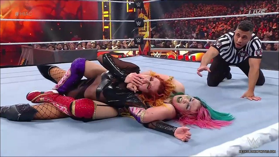 WWE_Hell_In_A_Cell_2022_720p_WEB_h264-HEEL_mp4_001915554.jpg