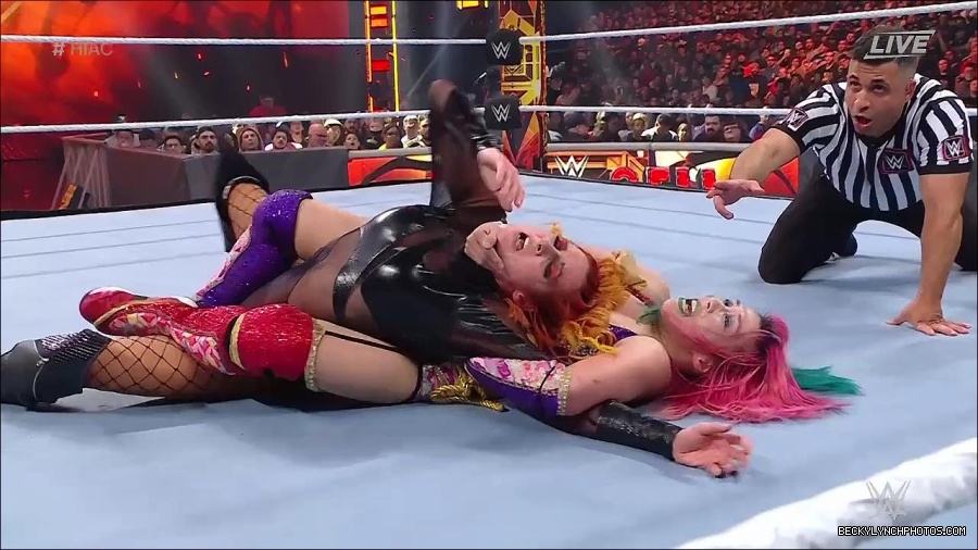WWE_Hell_In_A_Cell_2022_720p_WEB_h264-HEEL_mp4_001916354.jpg