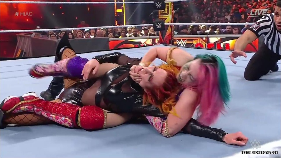 WWE_Hell_In_A_Cell_2022_720p_WEB_h264-HEEL_mp4_001917554.jpg
