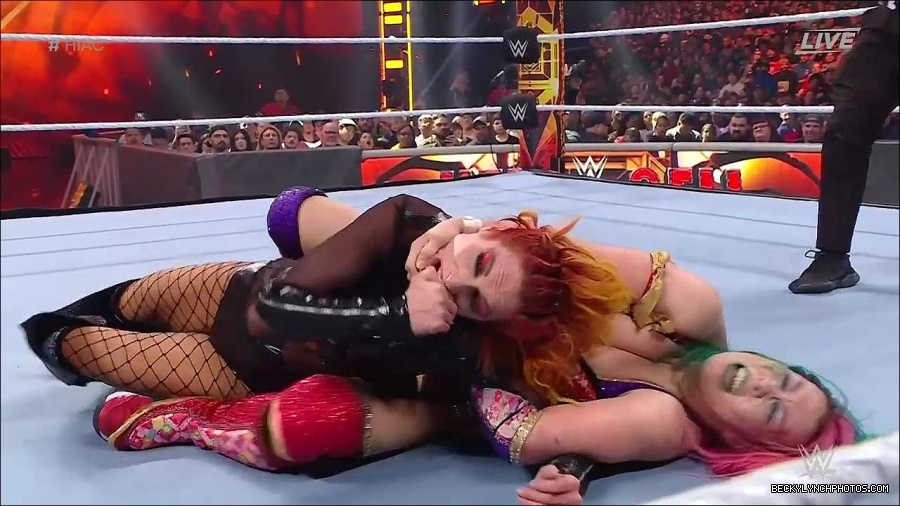WWE_Hell_In_A_Cell_2022_720p_WEB_h264-HEEL_mp4_001921554.jpg
