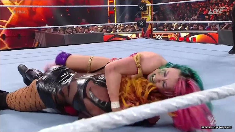 WWE_Hell_In_A_Cell_2022_720p_WEB_h264-HEEL_mp4_001922354.jpg