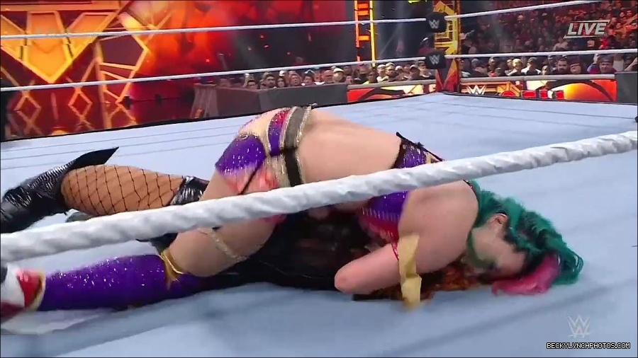 WWE_Hell_In_A_Cell_2022_720p_WEB_h264-HEEL_mp4_001923154.jpg