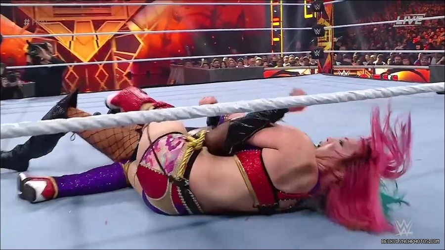 WWE_Hell_In_A_Cell_2022_720p_WEB_h264-HEEL_mp4_001923554.jpg