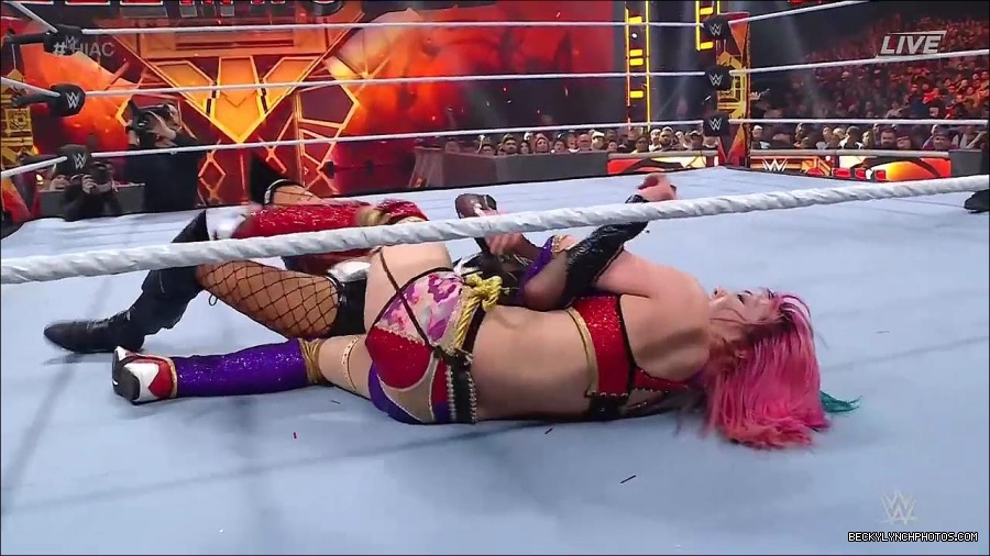 WWE_Hell_In_A_Cell_2022_720p_WEB_h264-HEEL_mp4_001923954.jpg